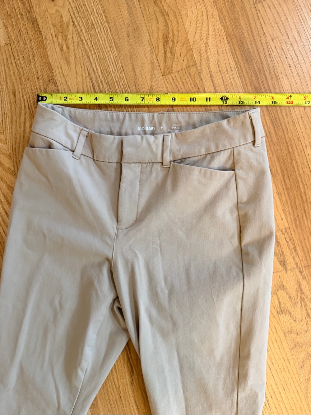 Ladies Size 6 "Old Navy" PUXIE Khaki Straight-Leg Chinos - Light Beige Smooth GC - Picture 3 of 6